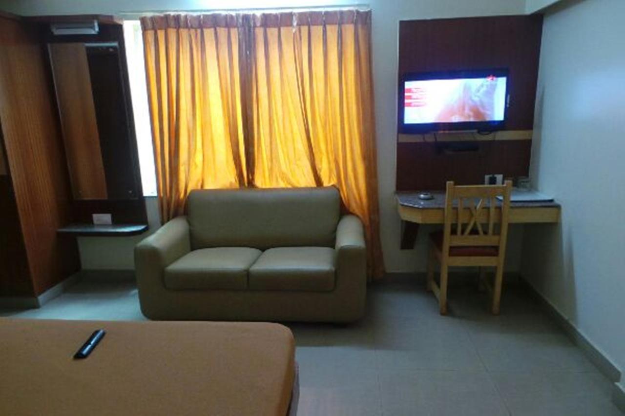 Mlc Gateway Deluxe Inn Bangalore Exterior photo