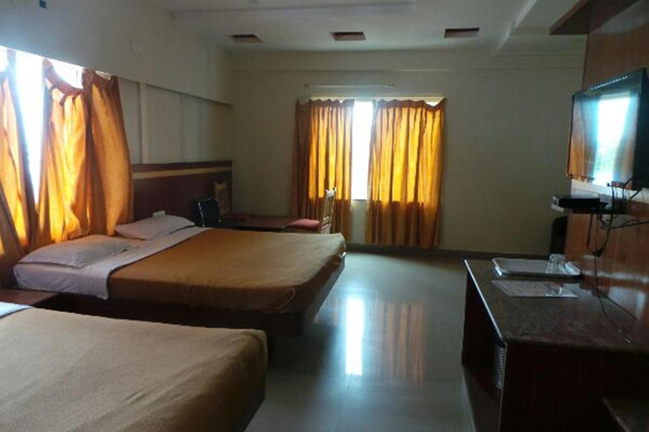 Mlc Gateway Deluxe Inn Bangalore Exterior photo