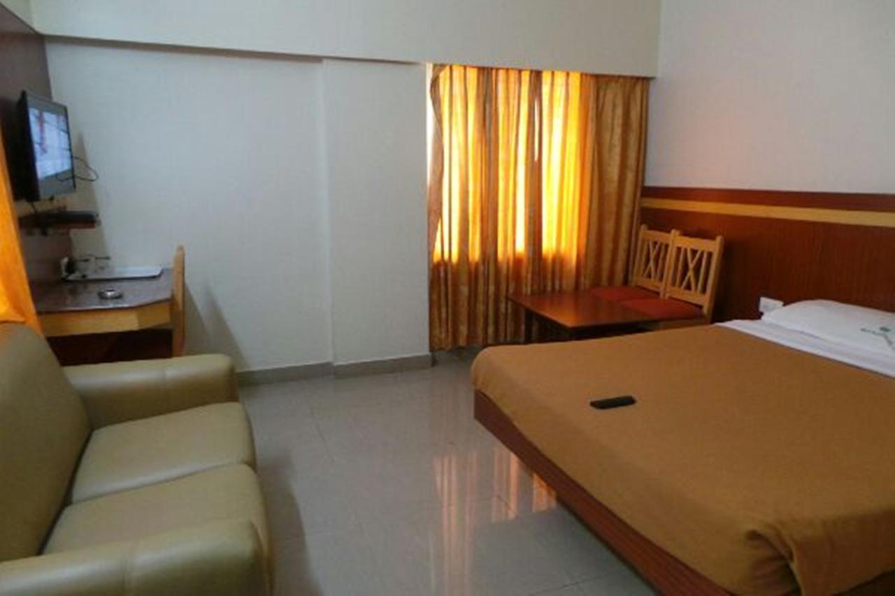 Mlc Gateway Deluxe Inn Bangalore Exterior photo